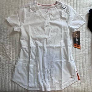 Motion by Barco scrub top